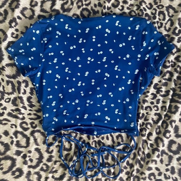AUBAINERIE/AU44 DEFROST (Size M) Wrap Blue Floral Cropped Top - Picture 2 of 6